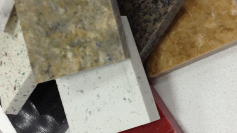 大板瓷砖，顾名思义，是指尺寸较大的瓷砖，相较于传统瓷砖，具有以下特点：